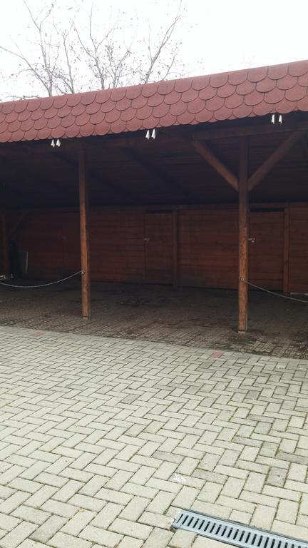 Safari Apartman Hajdúszoboszló Exterior foto